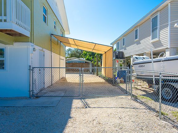 4th image of 31352 Avenue E