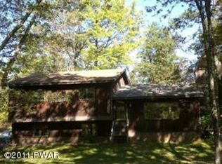 101 High Meadow Dr, Milford, PA 18337