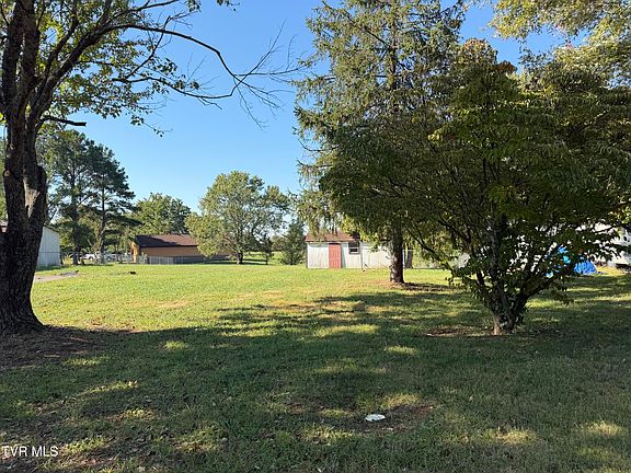 2nd image of 251 Meadowood Dr