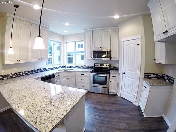 2nd image of 325 E 7th St #11