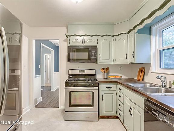 3rd image of 7566 Norwood St