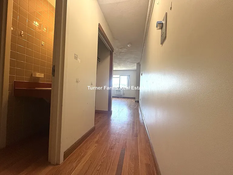 1110B Commonwealth Ave #709 — Photo 10