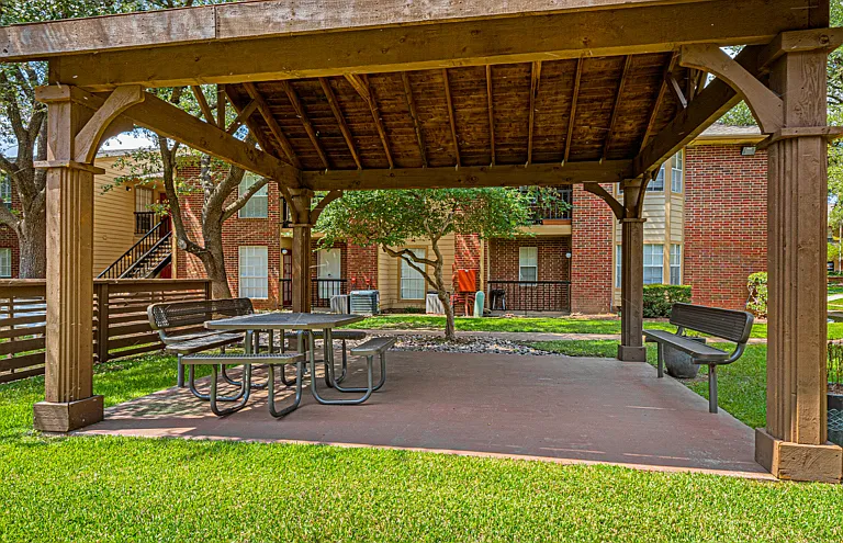 Parc Plaza Apartments — Photo 27