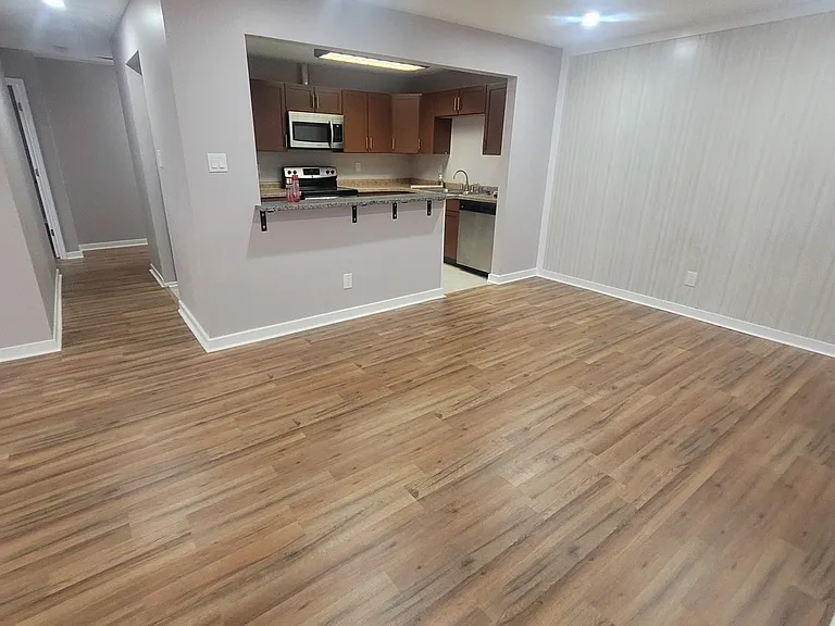 803 Garden Cir #1-7A — Photo 3