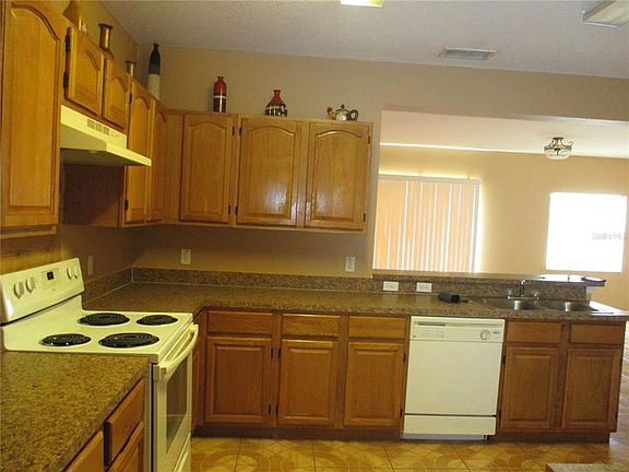 5th image of 824 Colville Dr