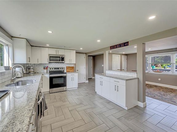 4th image of 439 Cherry Hill Rd