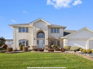 9036 Basswood Dr, Tinley Park, IL 60487