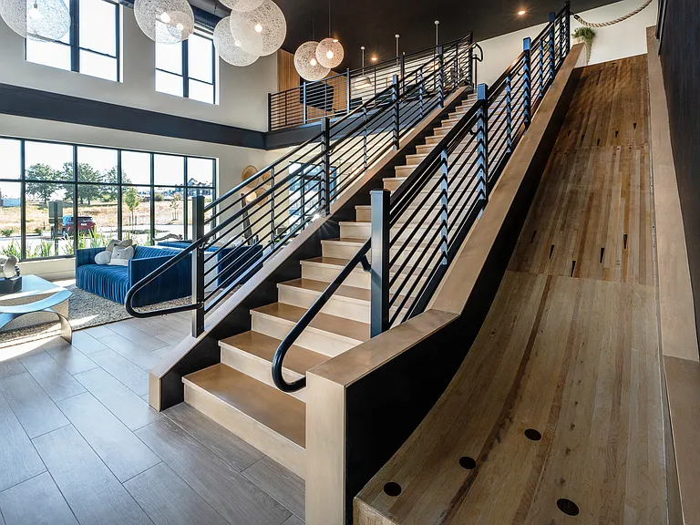 Aspire | Clubhouse Slide
