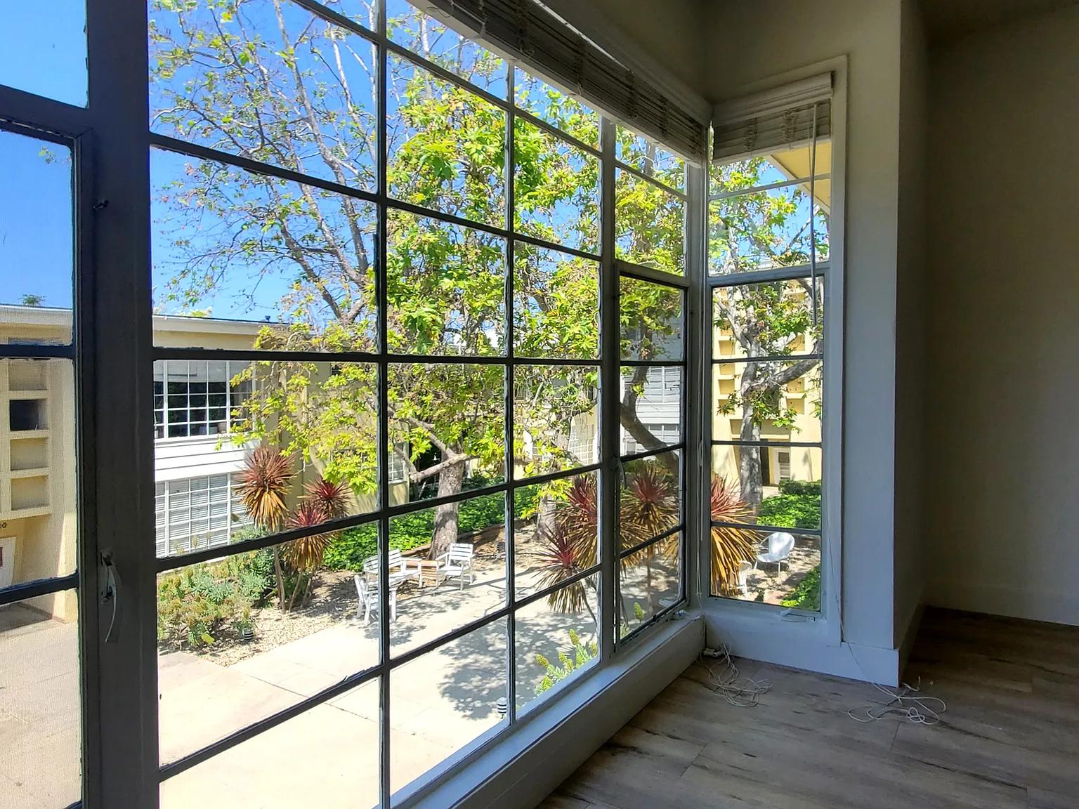 2 bed, 1000 sqft, $4,500 — Photo 3