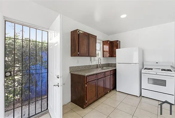 534 Hyde Park Pl #534 — Photo 4
