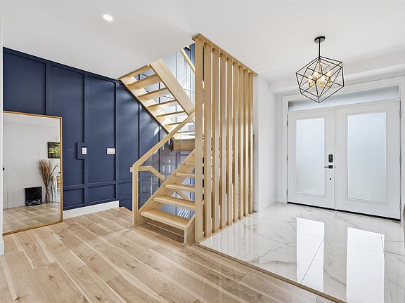 3rd image of 60 Cairnstone Ln