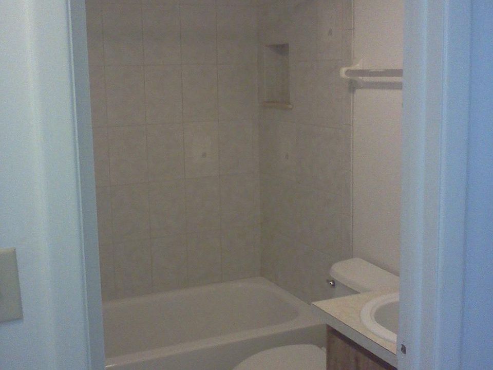 1st image of 525 S Lincoln Ave Unit 101