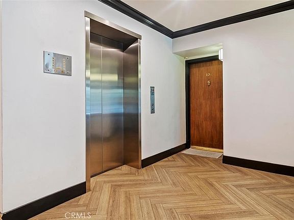 5th image of 15248 Dickens St APT 102