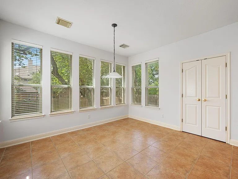 6920 Larue Belle Cv — Photo 14