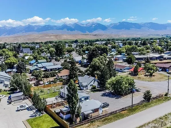 531/533 S Saint Charles St, Salmon, ID 83467