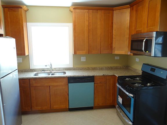 3rd image of 152 22nd Ave