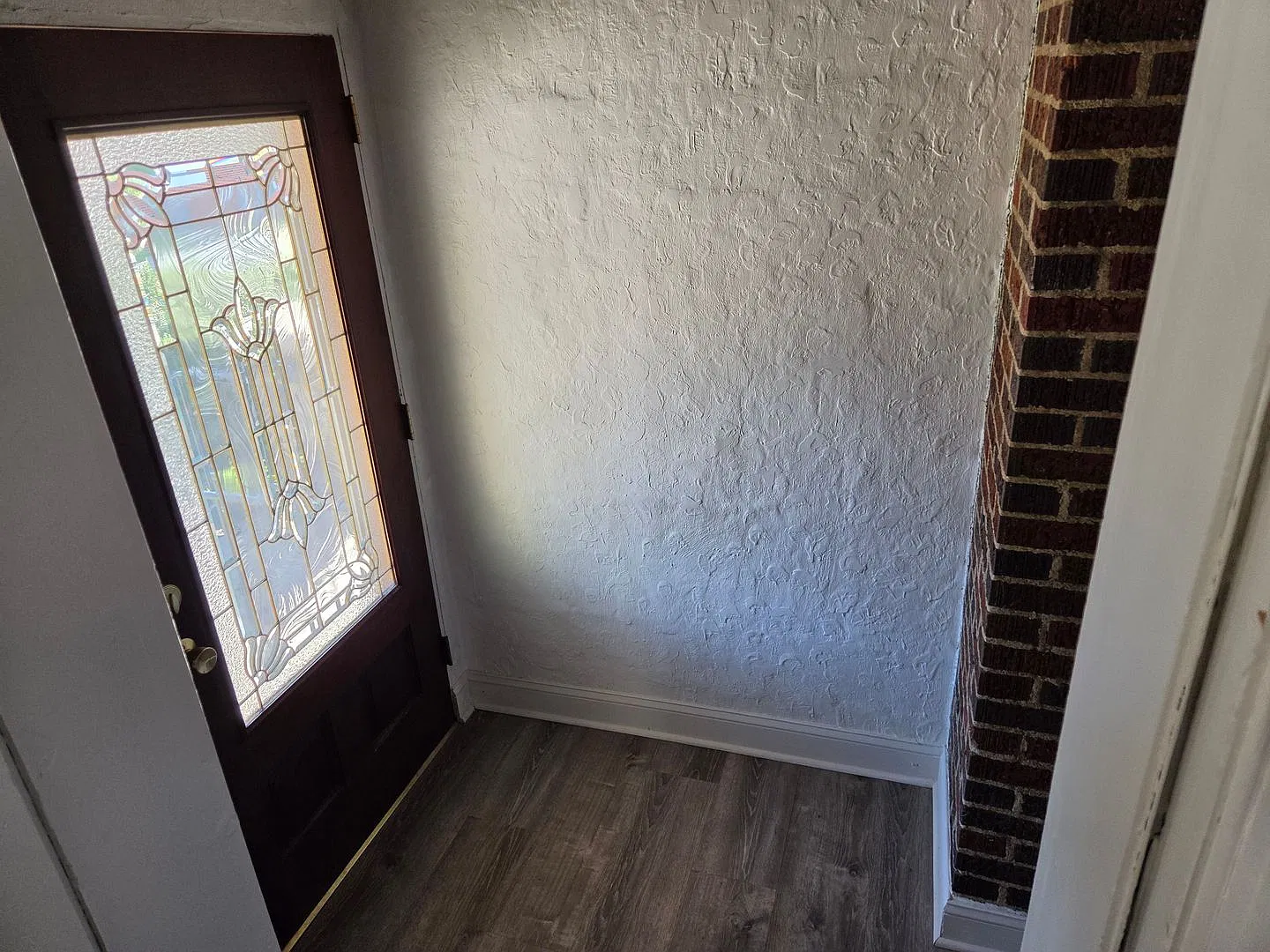 Beautifully renovated 3 bedroom townhouse — Photo 4