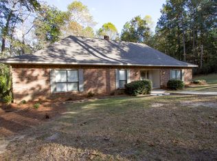 105 Honeysuckle Dr, Hattiesburg, MS 39402