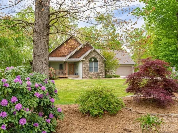 303 E Forest Pl #13, Candler, NC 28715