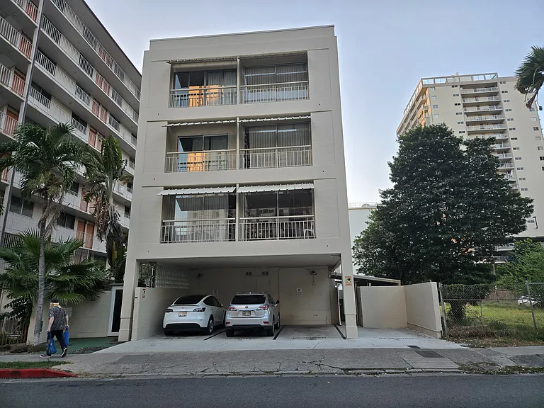 240 Liliuokalani Ave #202 — Photo 3