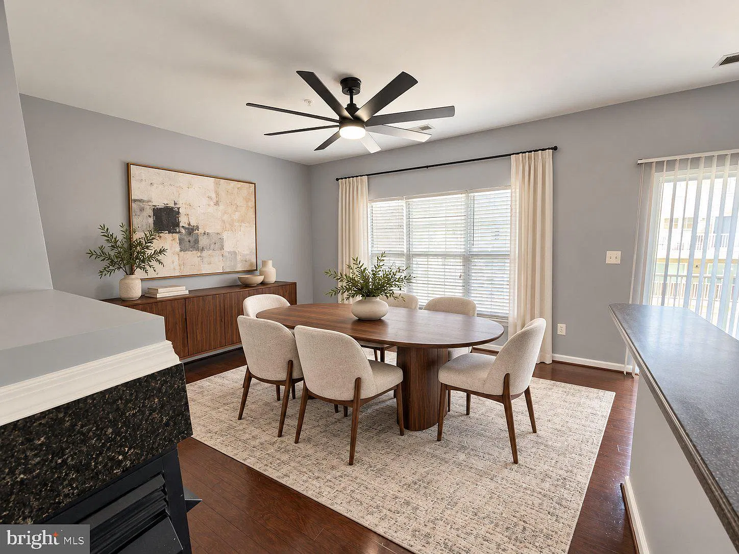 3 bed, 2.5 bath, 2269 sqft, $2,800 — Photo 2