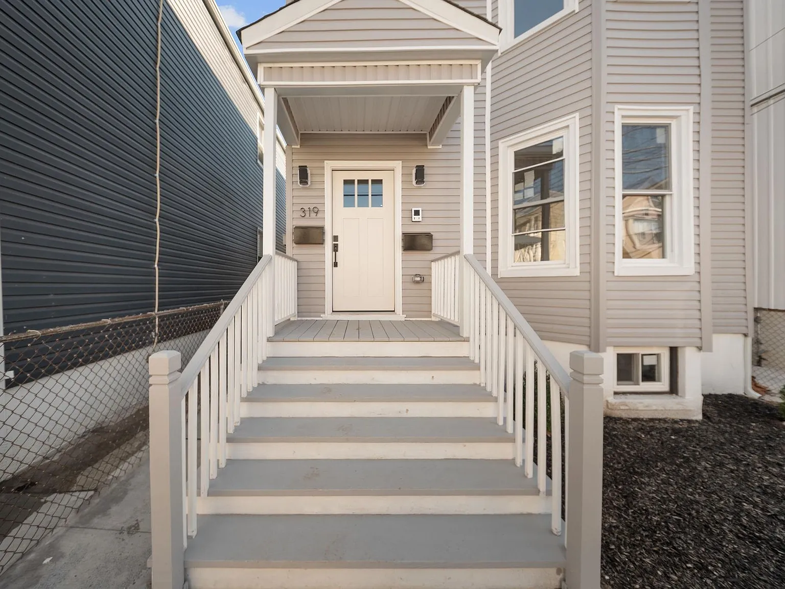 3 bed, 2.0 bath, $3,000 — Photo 2