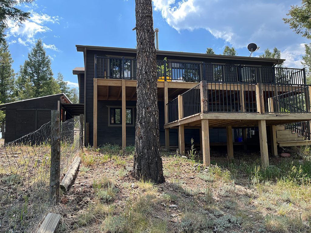71 Columbine Dr - Property Image