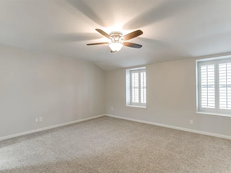 1407 Springrock Ln — Photo 11