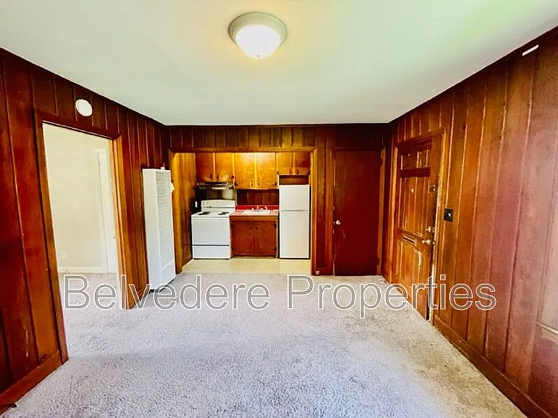 215 McIver St — Photo 4