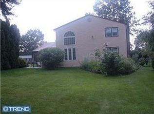 113 Moonflower Rd, Hatboro, PA 19040