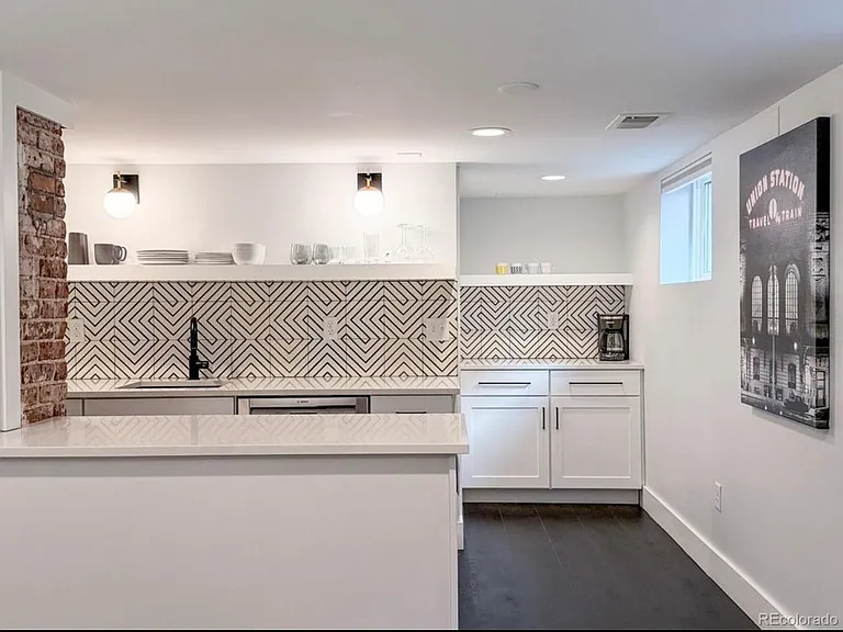 736 York St #1 — Photo 5