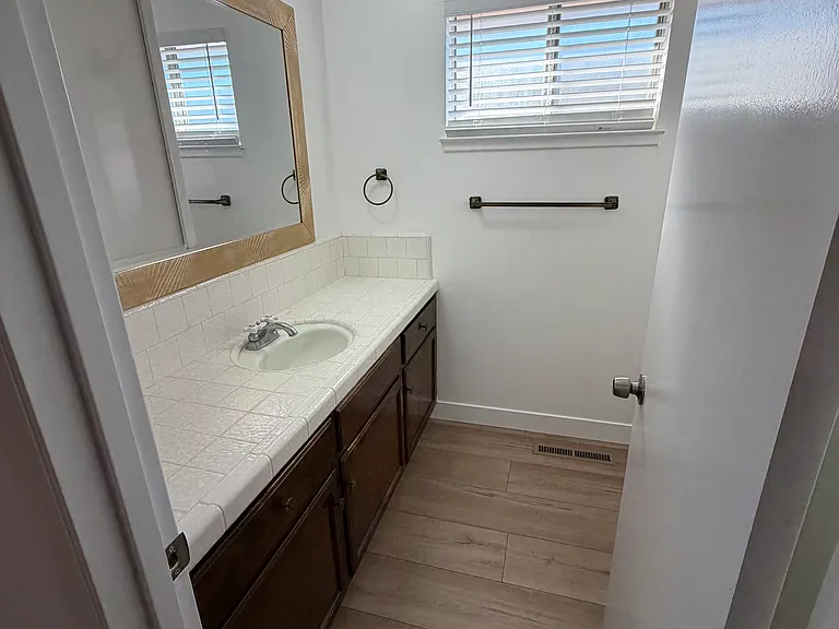 6620 N Sierra Vista Ave — Photo 7