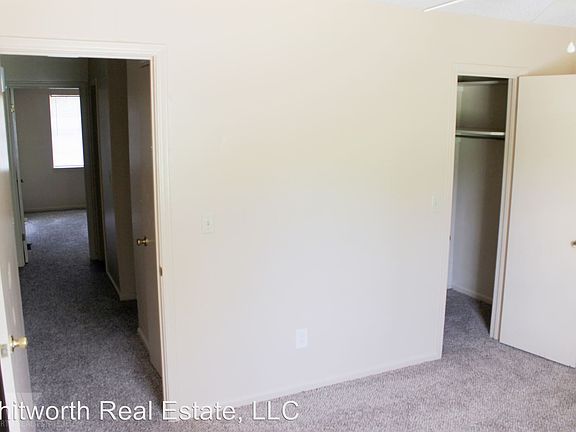 5th image of 603 33rd St E APT D