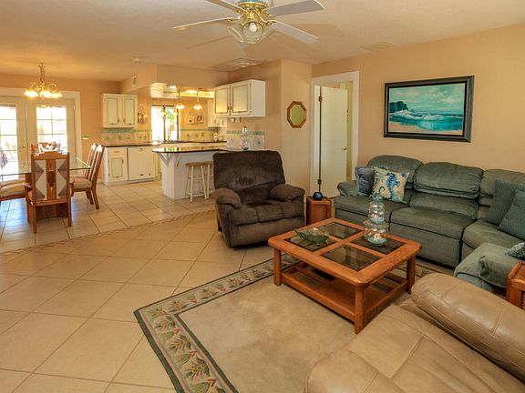 3rd image of 2689 Bamboo Dr