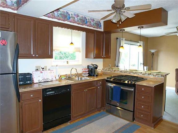2nd image of 154 Dinwiddie Dr