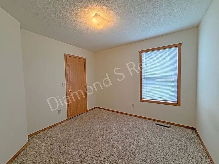 1446 / 1448 W Rainey Duplex — Photo 9