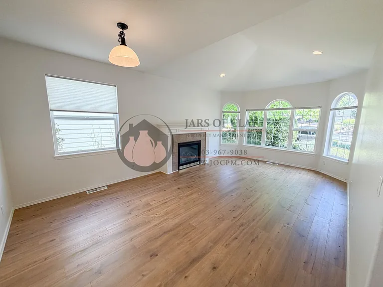 522 Inverness Dr SE — Photo 4