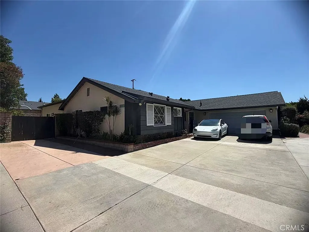 3 bed, 1550 sqft, $3,500 — Photo 1