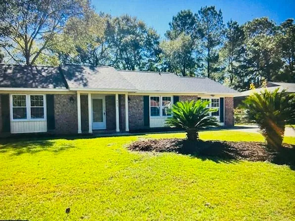 403 Logan Dr, Summerville, SC 29483