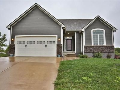 1912 Owen Dr, Pleasant Hill, MO, 64080