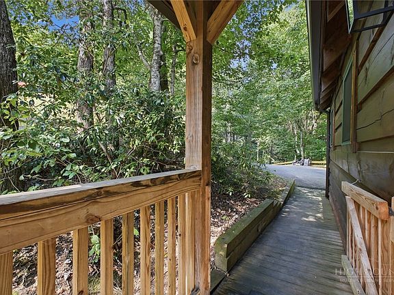 4th image of 216 Apple Ridge Lane