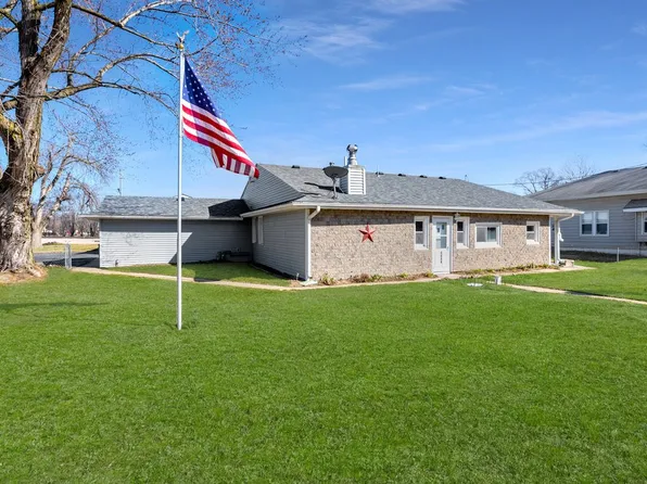 5890 SE Circle Dr, Carlisle, IA 50047