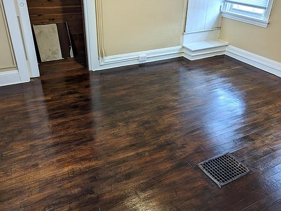 5th image of 204 E Market St