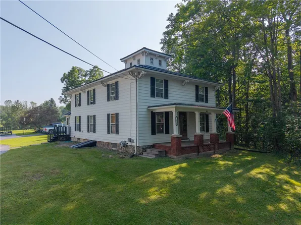 260 Summit Ave, Warsaw, NY 14569