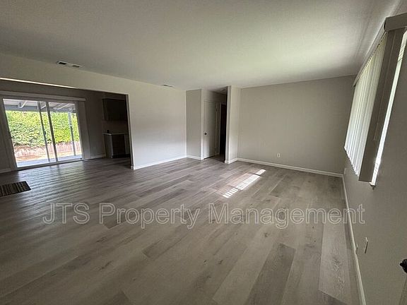 5th image of 5205 Valonia St
