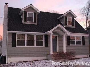 124 Old Mill Rd, Merrick, NY 11566