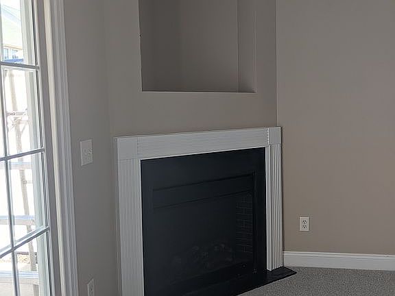 4th image of 1686 Honey Bee Ln
