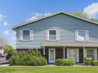 784 Leicester Rd #784, Elk Grove Village, IL 60007