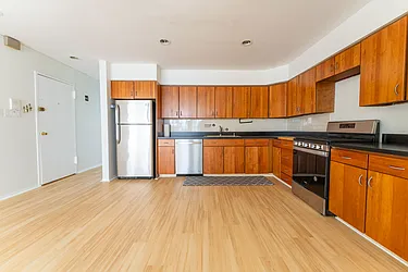 3722 Blackstone Avenue, #3