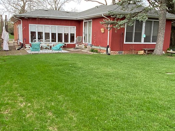 3rd image of 8245 Baring Ave
